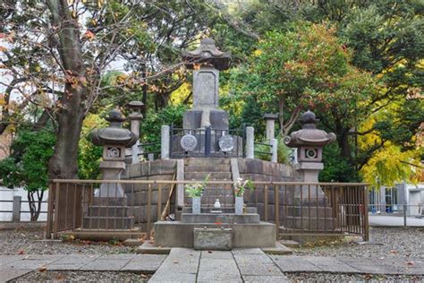 夢見墳墓|周公解夢/墳墓